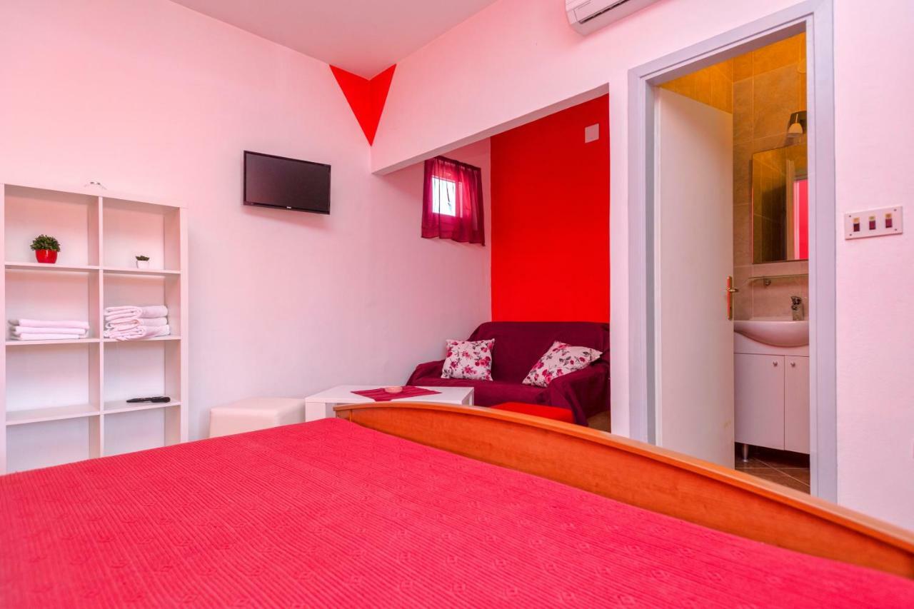 Apartments Ana Buratovic Stari Grad  Exterior photo