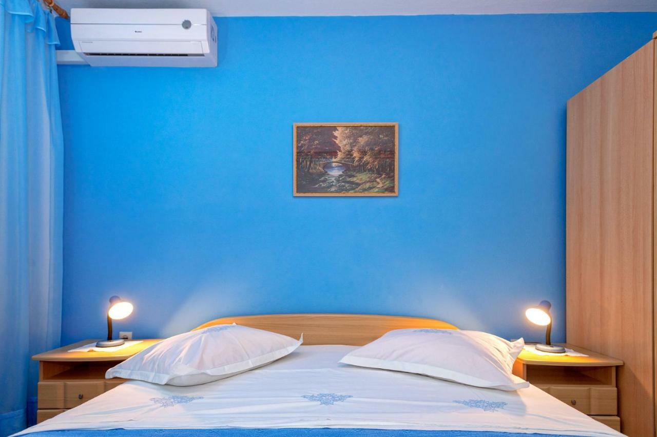 Apartments Ana Buratovic Stari Grad  Exterior photo